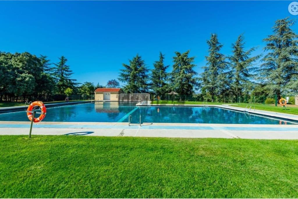 Апартаменты Casita De Invitados Con Entrada Privada, Piscina Y Aire Acondicionado Valdemorillo Экстерьер фото